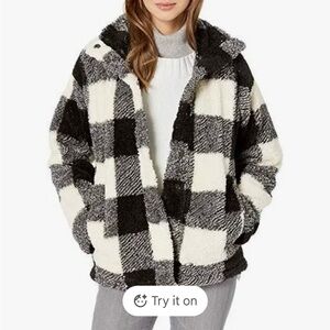 Billabong cozy Days Black and White Plaid Sherpa Teddy Jacket